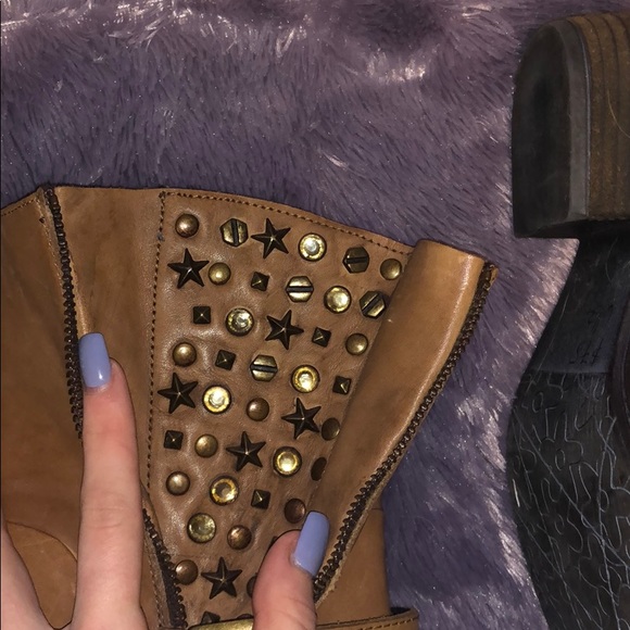 Artie Brown- tan leather boots - Picture 4 of 4